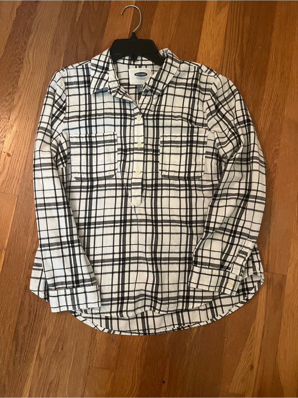 Old Navy White and Black Plaid Long-Sleeve Button-Down Shirt